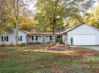 5017 Hemby Rd, Matthews, NC 28104
