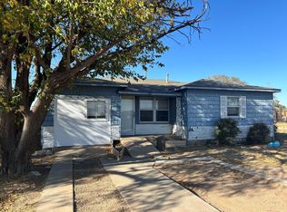 403 Clubview Dr, Levelland, TX 79336