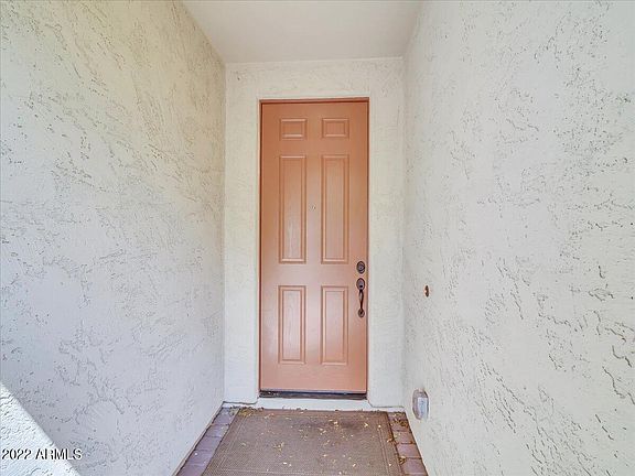5th image of 610 E BRISA Drive