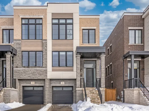 1492 Yellow Rose Cir, Oakville, ON L6M 5L3