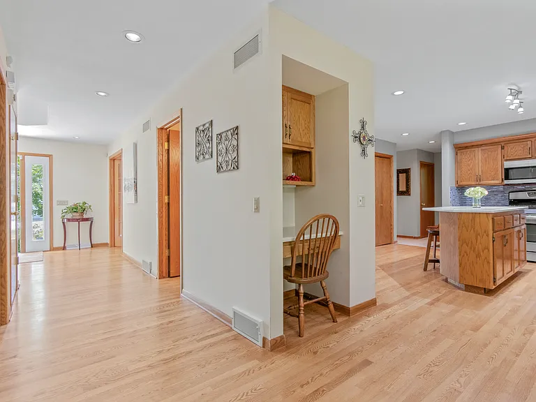7126 New Washburn Way — Photo 9