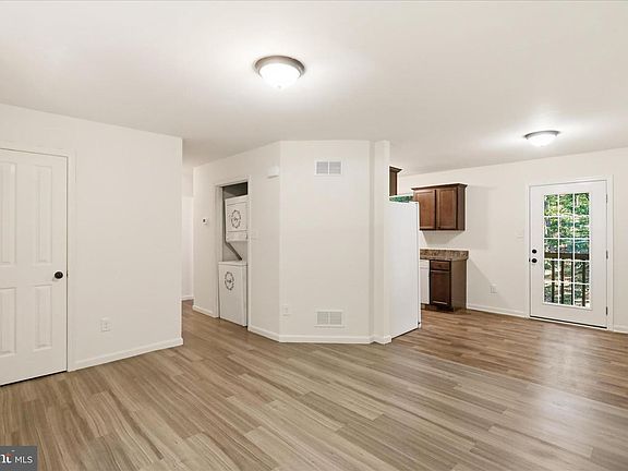 4th image of 281 Bristol Springs Way
