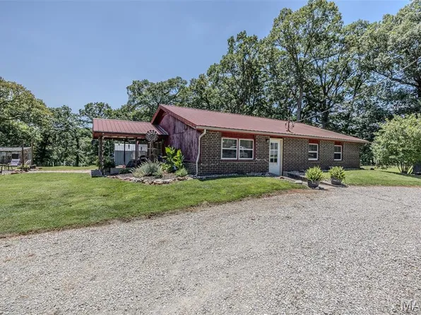 2962 County Road 496, New Bloomfield, MO 65063