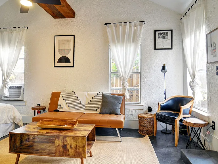 1707 Thomas Pl — Photo 3