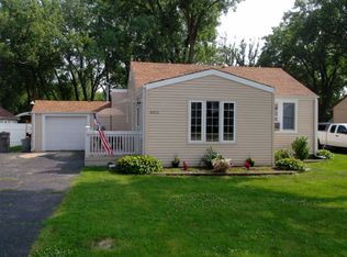 6811 98th St, Chicago Ridge, IL 60415