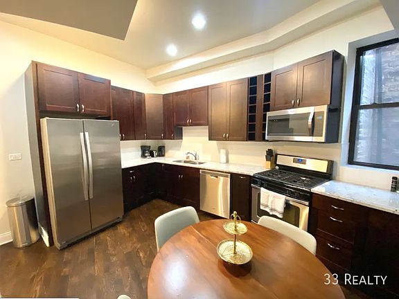 3rd image of 411 W Belden Ave #2E
