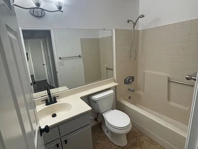 2818 W Avenue K8 — Photo 31