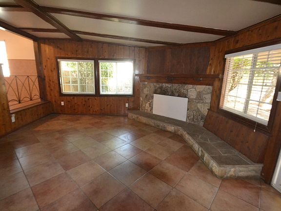 3rd image of 14836 Covello St