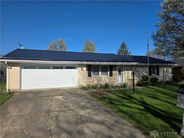 1344 Oaktree Dr, Greenville, OH 45331