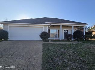 212 Callaway Cir, Byram, MS 39272