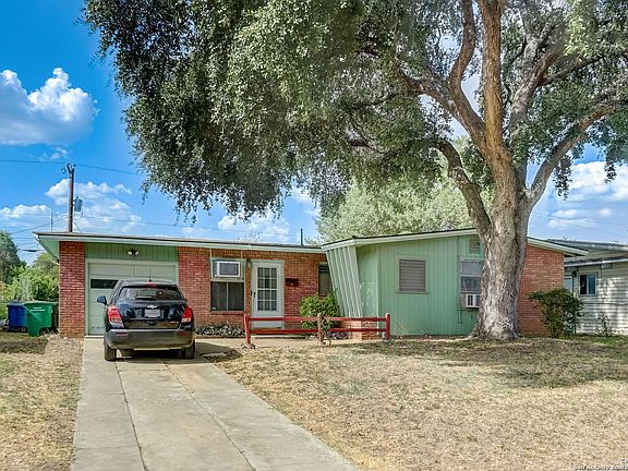 2nd image of 215 GILBERT LN