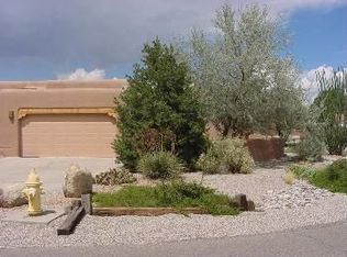 317 Las Colinas Ln NE, Albuquerque, NM 87113