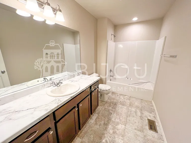 7673 Silver Larch Point — Photo 11