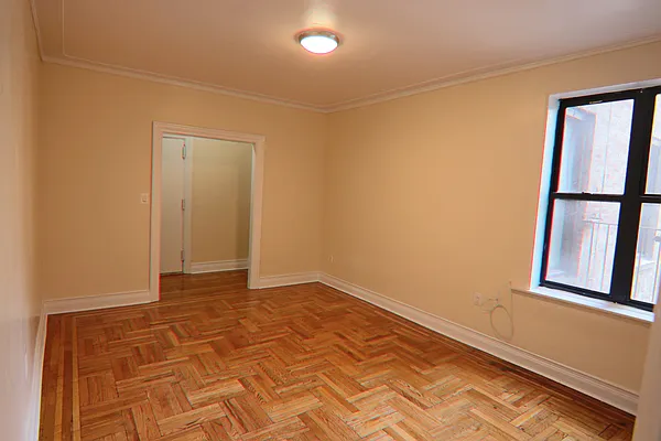 Rented by PMG Real Estate  | media 8