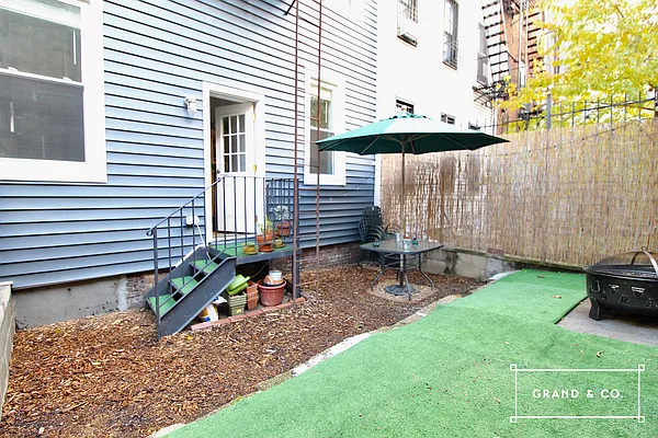 Rented by Grand & Co. | media 7
