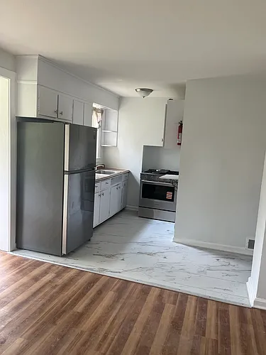 251 Maple Ave #D Photo 1