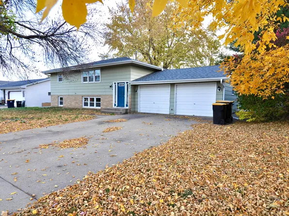 949 Ramsey St S #951, Shakopee, MN 55379