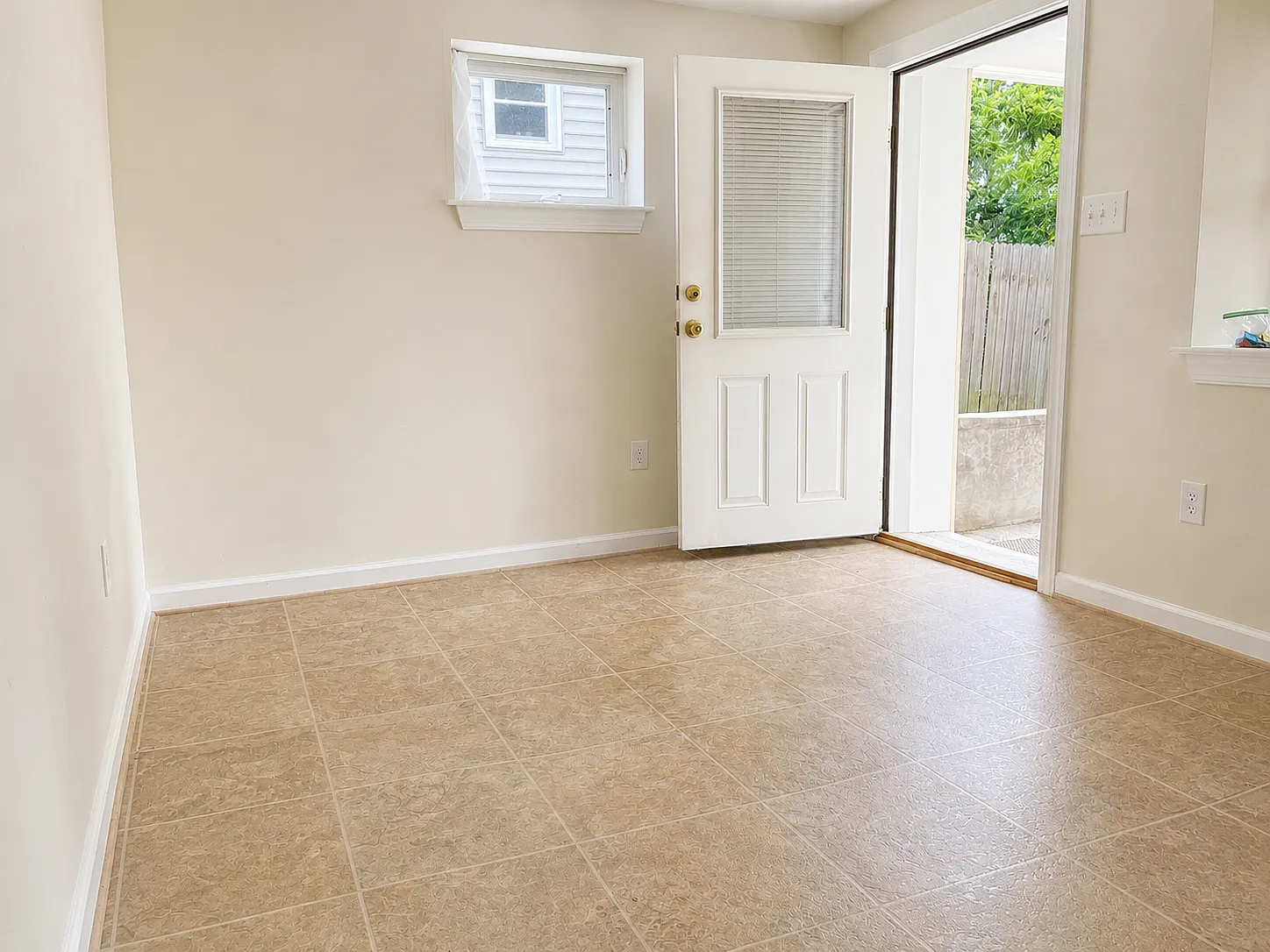 2 bed, 690 sqft, $1,495 — Photo 3