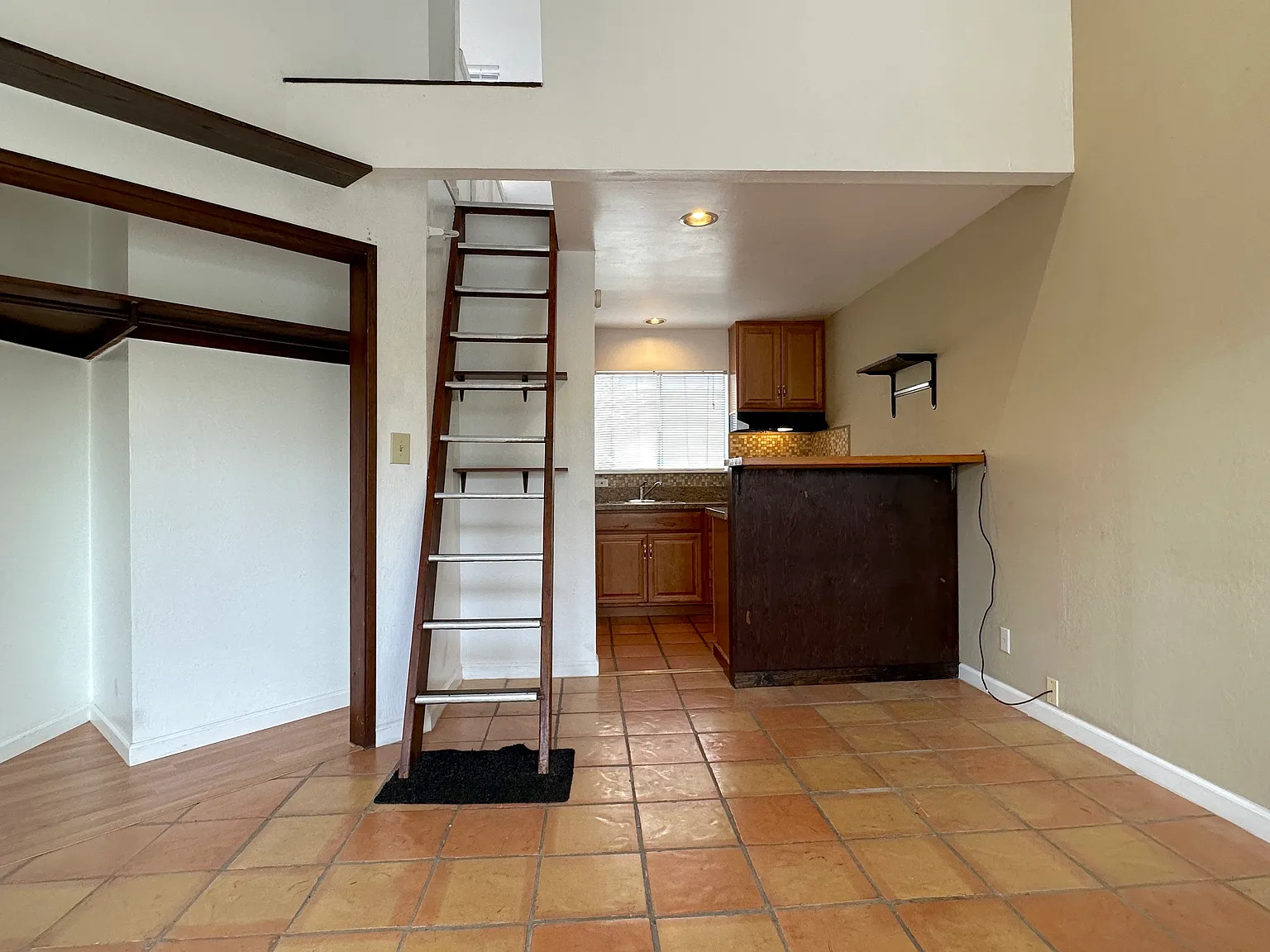 1 bed, 1.0 bath, $1,695 — Photo 2