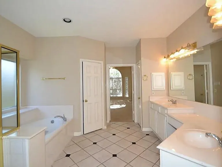 14207 Cairns Ct — Photo 15