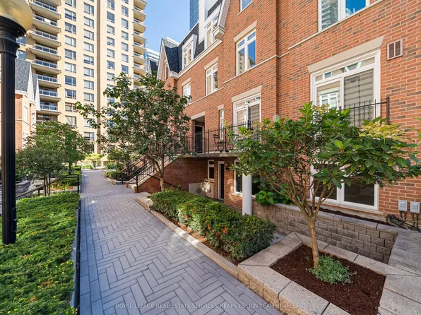 106 Redpath Ave #10, Toronto, ON M4S 2J7