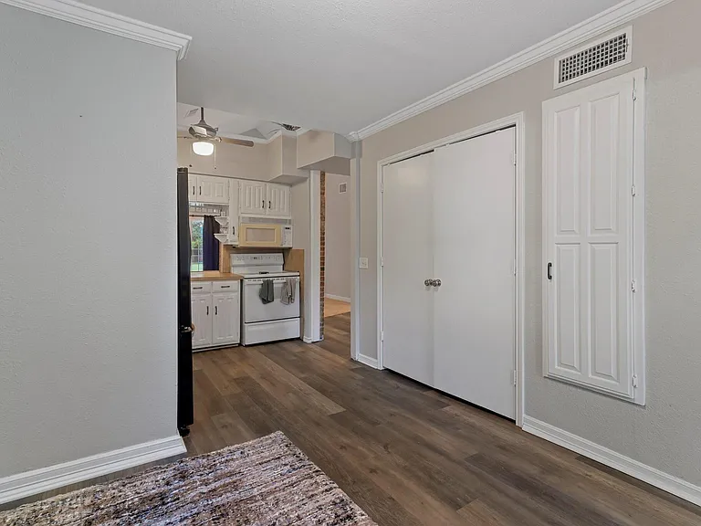 5978 County Road 471 — Photo 10