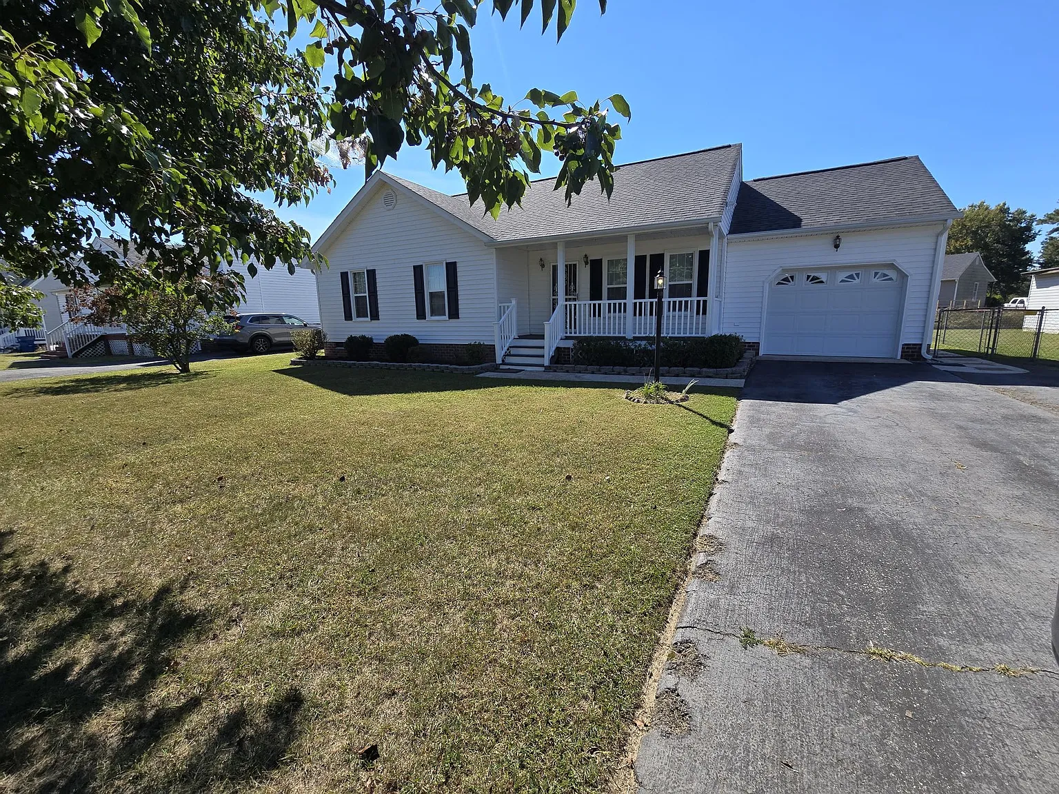 3 bed, 1600 sqft, $2,195 — Photo 1
