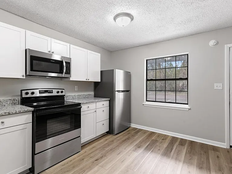 102 Cone St #102A — Photo 5