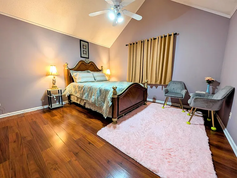 Master bedroom has its own bathroom