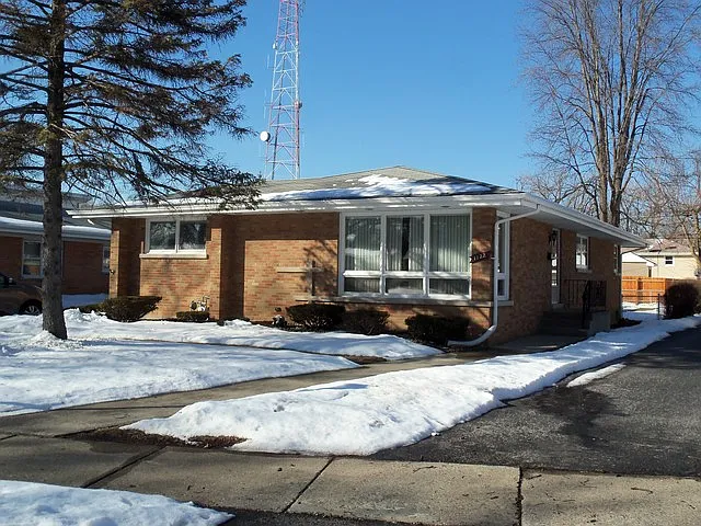 1122 Hickory Rd photo 1