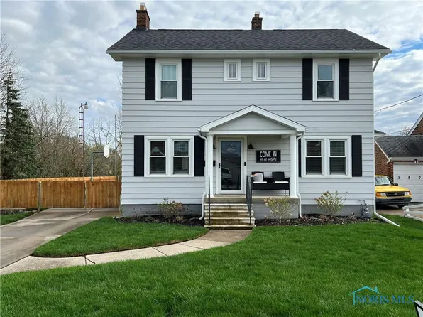 355 Hillside Dr, Rossford, OH 43460