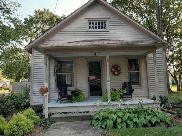 719 E High St, Monticello, IL 61856
