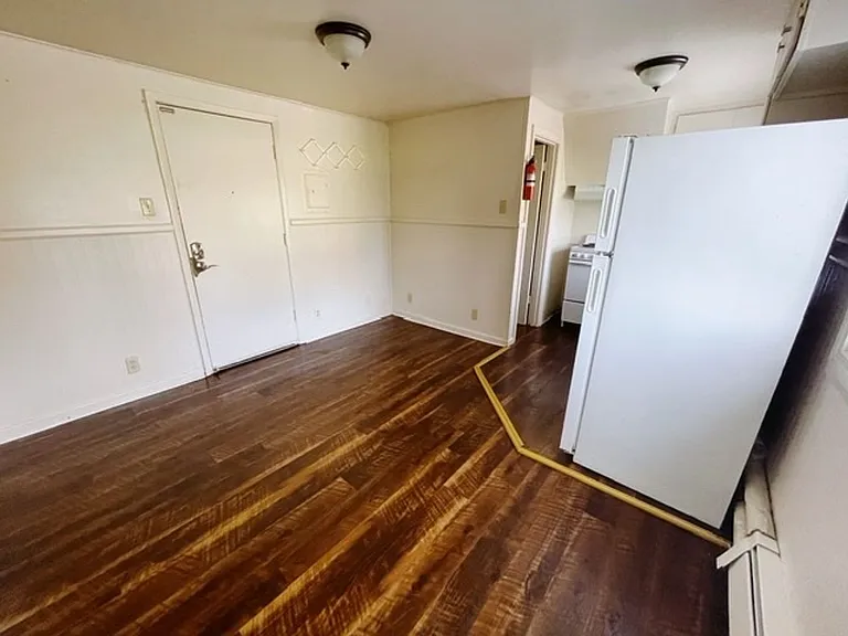 1335 Hyder St — Photo 65