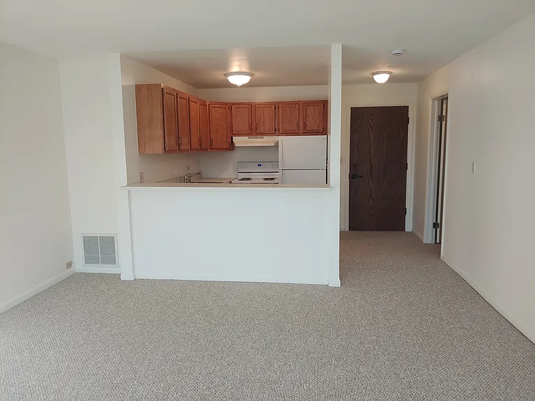 5820 Oakwood Dr #5J — Photo 1