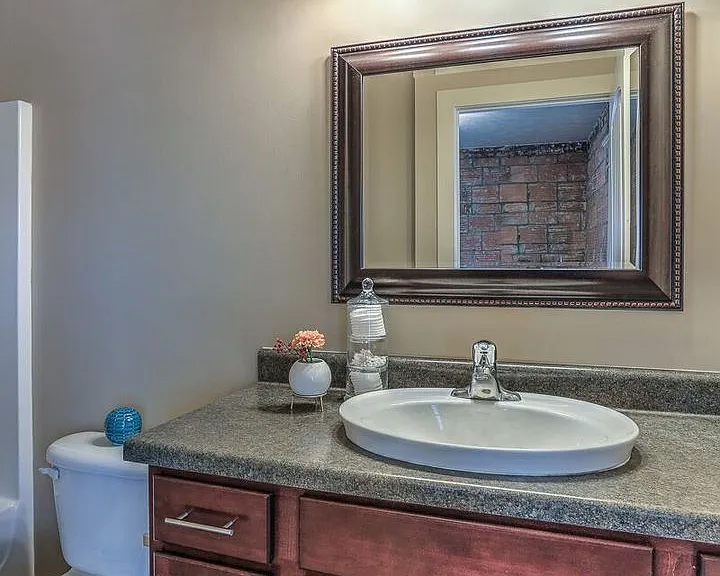 806 Park Ave — Photo 53