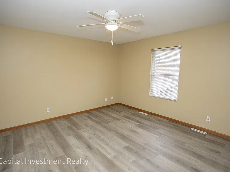 219 Route T — Photo 17