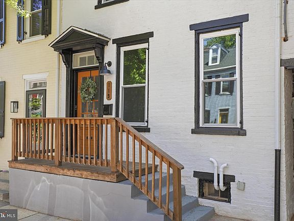 3rd image of 119 N Plum St