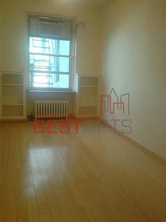 2nd image of 310 W 14th St Frnt 2