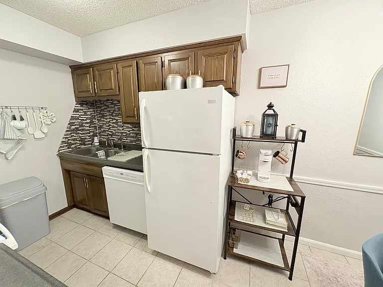 507 W Westview St #4 — Photo 15