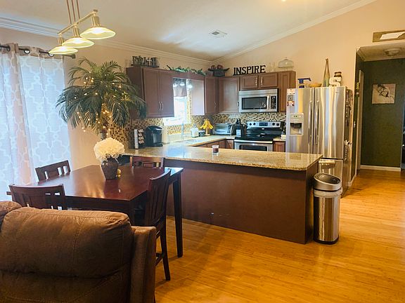 Dining Area/Kitchen