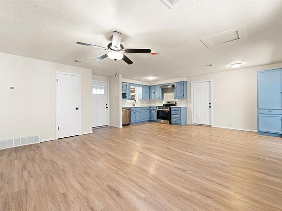 3rd image of 5004 S Briarwood Dr