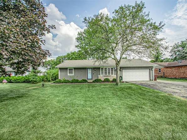 8125 Meadowlark Dr, Carlisle, OH 45005