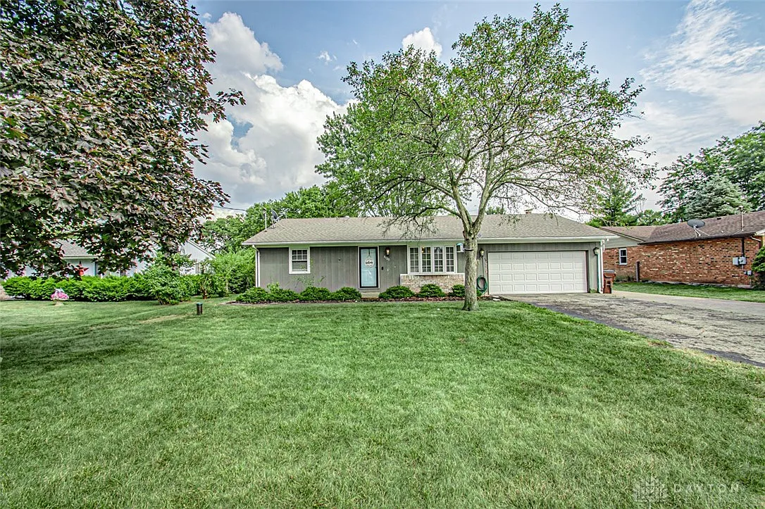 8125 Meadowlark Dr photo 1