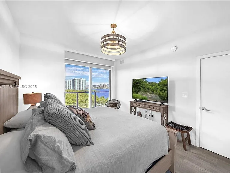 16385 Biscayne Blvd #1104 — Photo 3