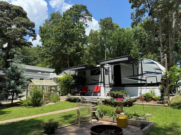 97 Cardinal Ln, Horntown, VA 23395