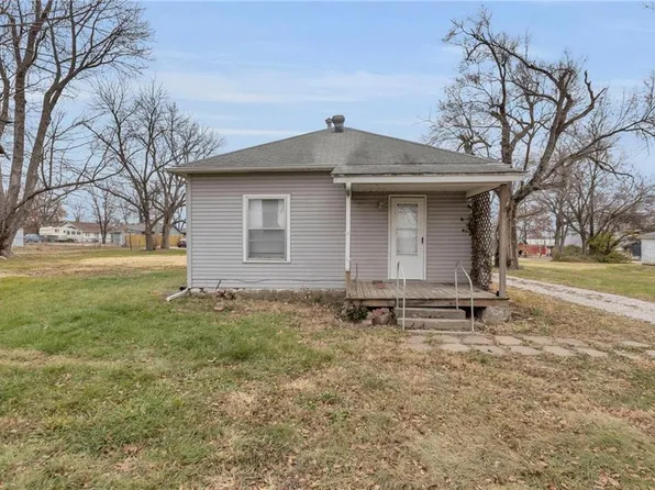 709 N Cleveland St, Ottawa, KS 66067