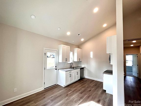 3rd image of 411 E Georgia Ave