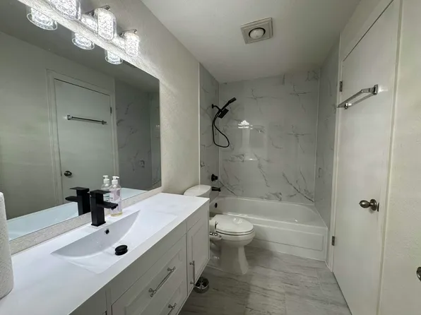 9494 Redmond Woodinville Rd NE APT B107, Redmond, WA 98052