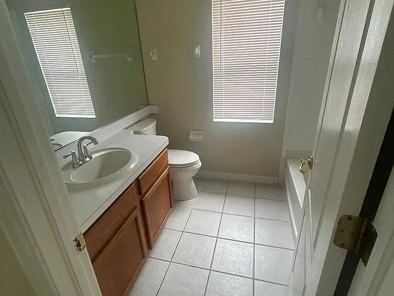 Wrencrest Dr — Photo 20