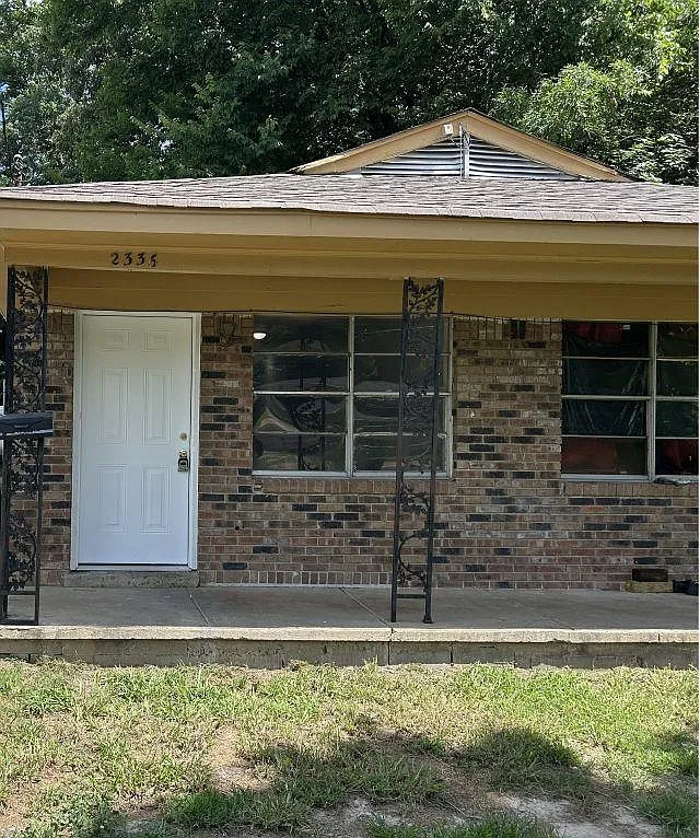2 bed, 1.0 bath, $595 — Photo 1